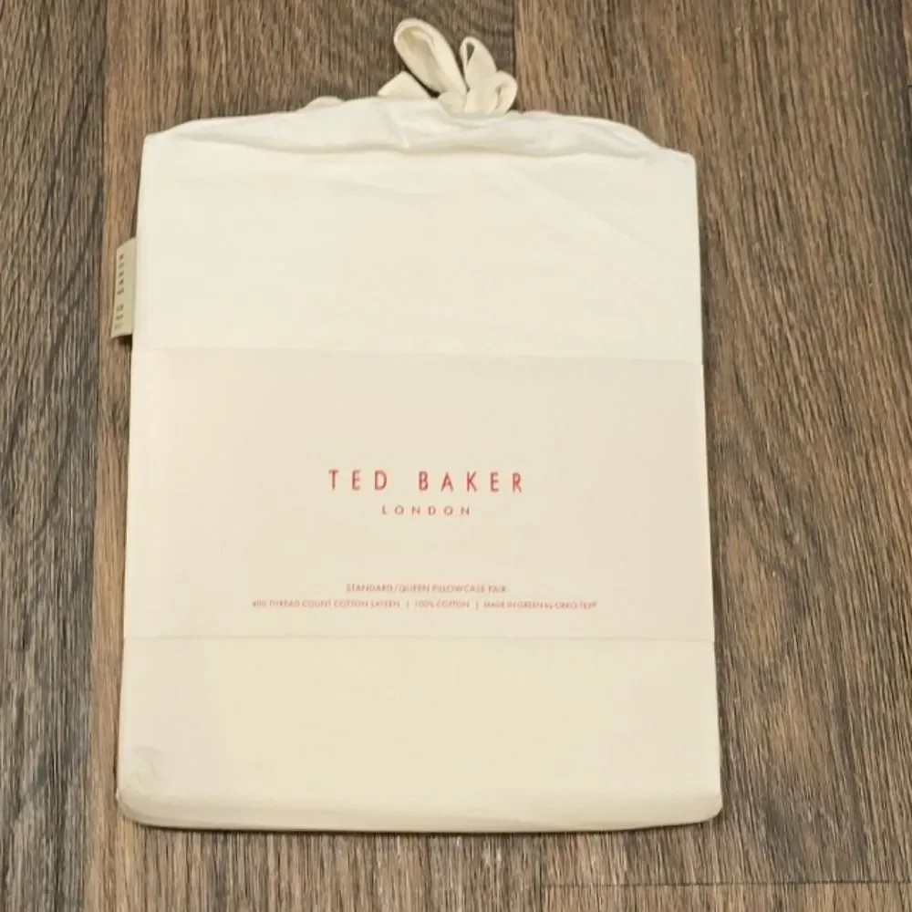 Ted Baker London Plain Dye Collection Set‎ of 2 Pillowcases- White